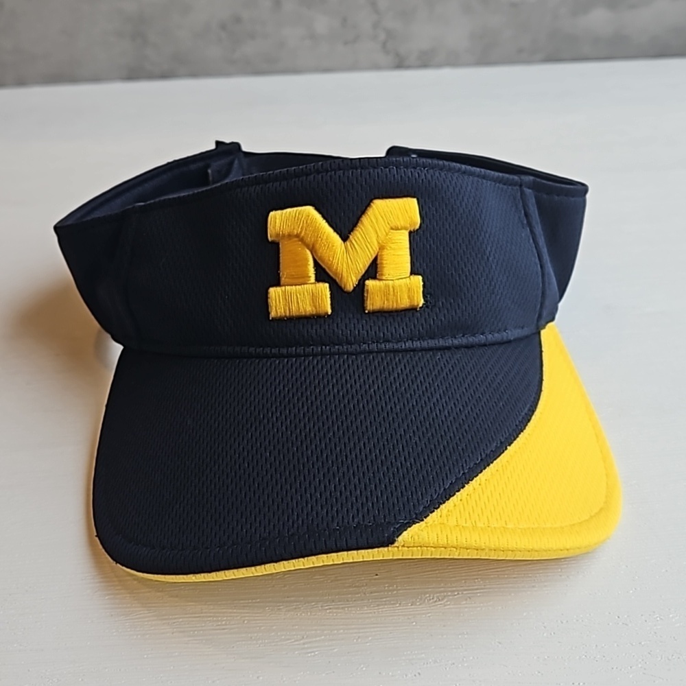 Michigan Wolverines Blue and Yellow Visor Like New